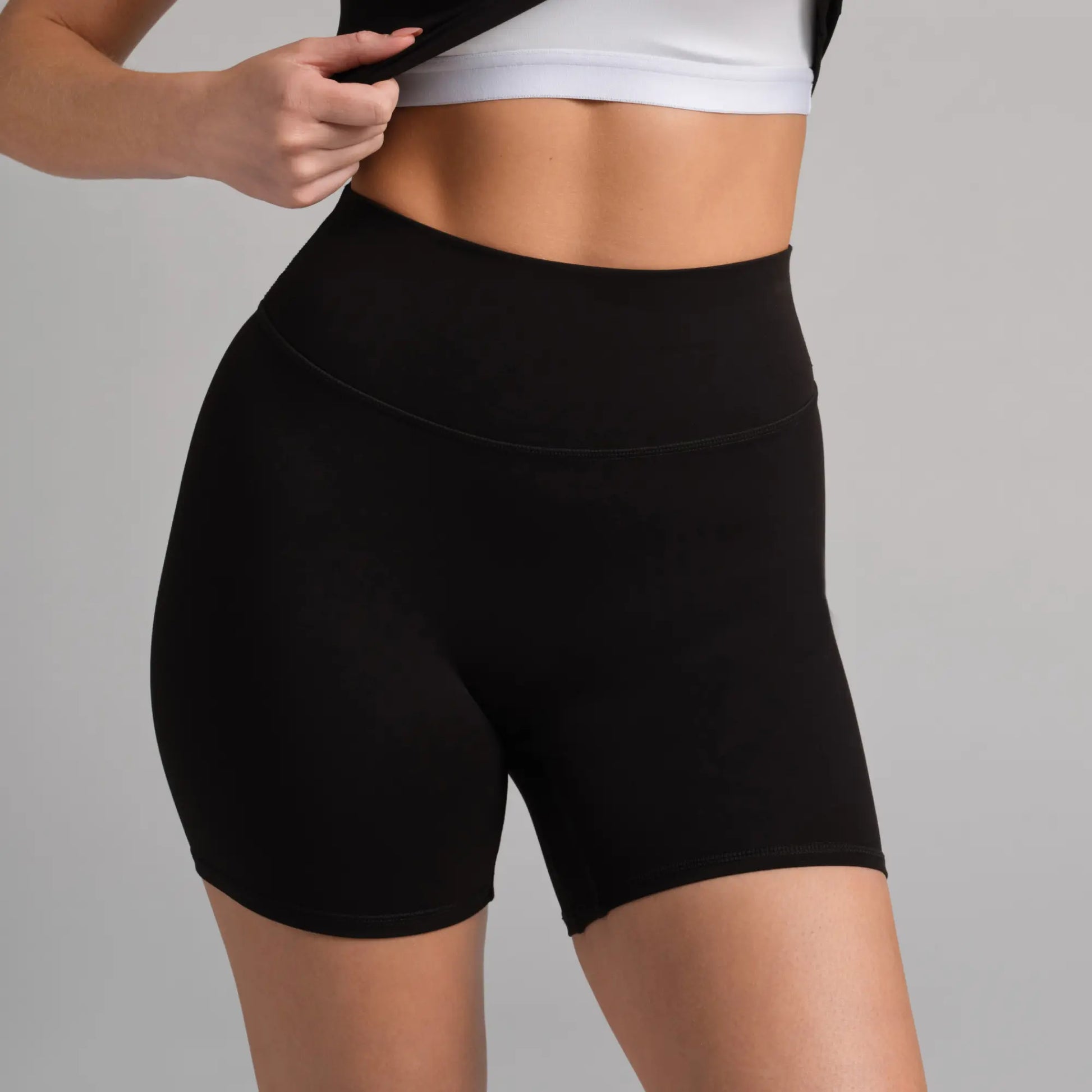 Comfrt | Comfrtcore 5" Biker Shorts | Seamless Front Smooth Fabric Biker Workout Bottom Womenswear